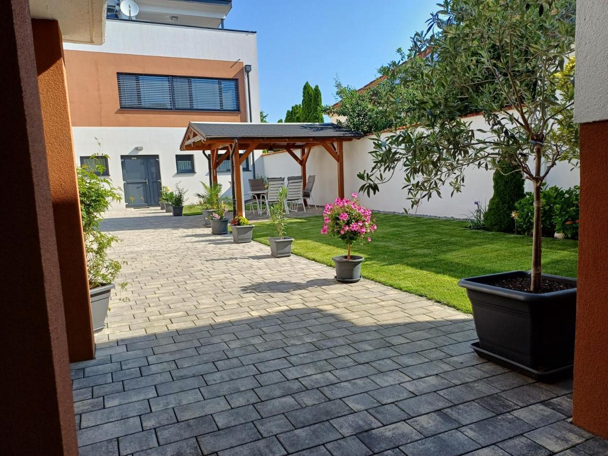 Penthouse Griemann 1 Mit Infrarotkabine Und Eigener Dachterrasse Fuer Max 4 Personen Illmitz Dış mekan fotoğraf